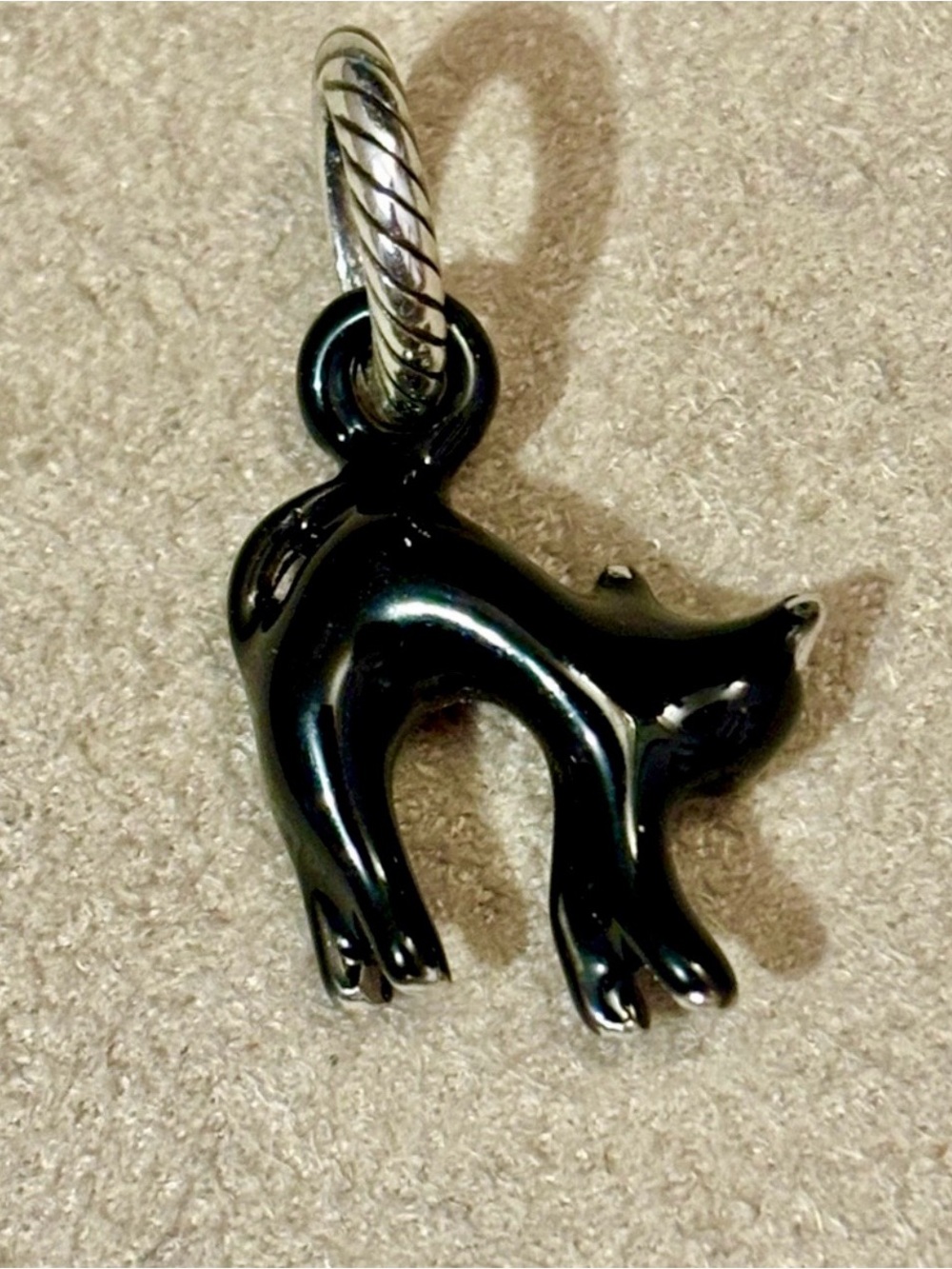 🎃Listing! 🆕 Brighton Scaredy Cat charm Black cat with green eyes for Halloween - Picture 2 of 8